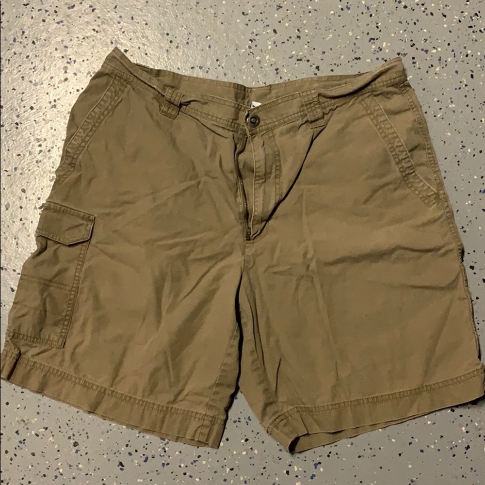 Columbia men’s khaki shorts 36